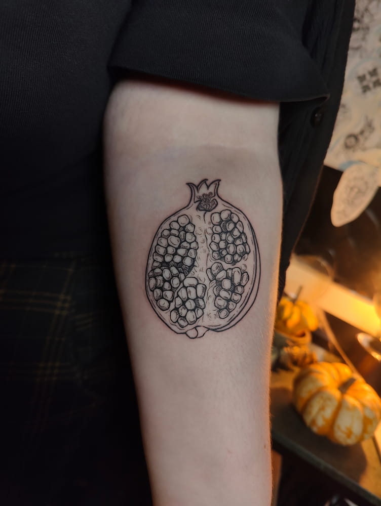 Nordisk symbol blackwork tatuering Uppsala Sverige